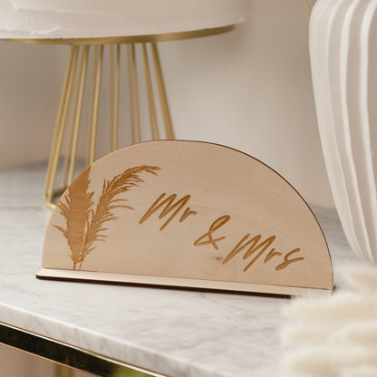 Mr &amp; Mrs table sign